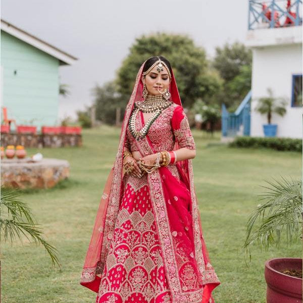 35 Punjabi Bridal Lehenga Styles that You Would Want to Steal! -  LooksGud.com | Indian bridal outfits, Indian bridal fashion, Bridal wedding  dresses